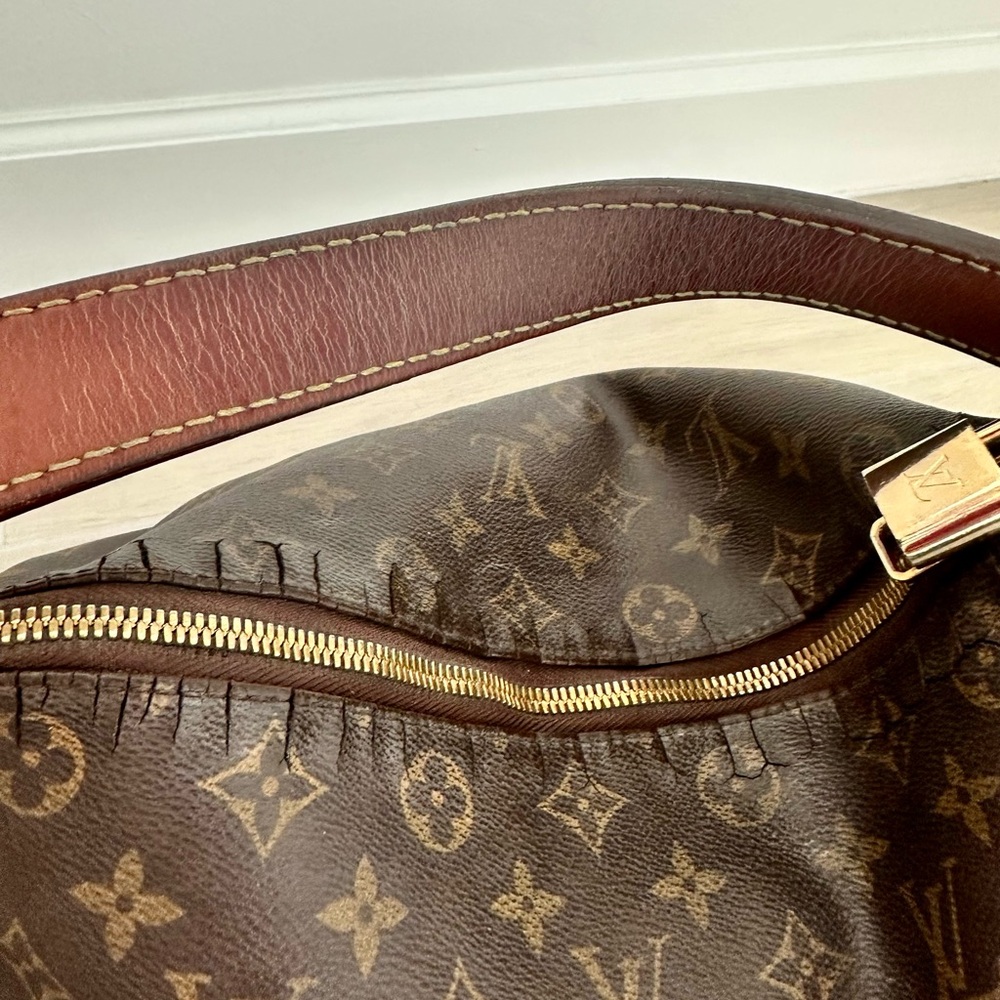 Louis Vuitton Berri MM Bag - Picture 8 of 12